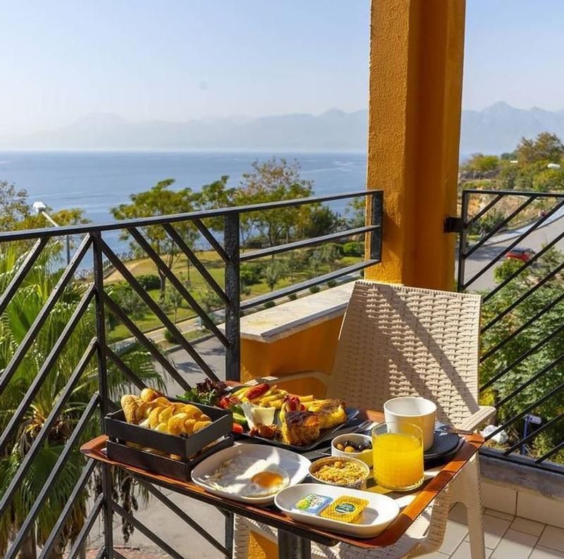 Nebilux Hotel - אנטליה - מרפסת