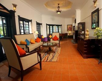 Parisons Plantation Experiences - Talapoya Bungalow - Mananthavady - Living room