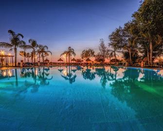 Hotel Puerto Bahia & Spa - El Puerto de Santa María - Pool