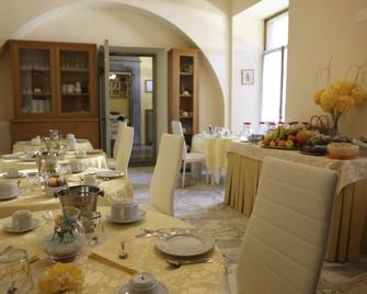 Hotel Posta - אורבייטו - מסעדה