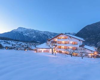 أكتيف بانوراما هوتل دانيل - اويتز - مبنى