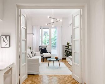 Classy & Charming 1bd Apartment In Kolonaki By Upstreet - Atenas - Sala de estar