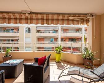 Apartment In The City Center - Near The Sea - Saint-Raphaël - Balcon