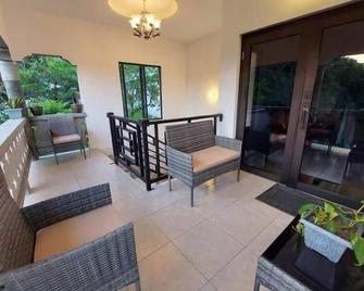 Reflexion Views - Belle Garden - Patio