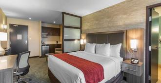 Comfort Inn & Suites Airport North - Calgary - Schlafzimmer