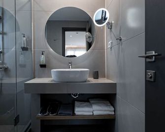 Pnoe Urban Living - Athen - Bad