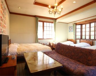 Pension Four season - האקובה - חדר שינה