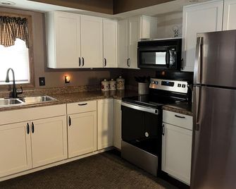 Lakefront home on Little Barbee that sleeps 6 - Warsaw - Cocina