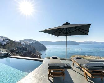 Pearl of Caldera Oia Boutique Hotel - Oia - Pool
