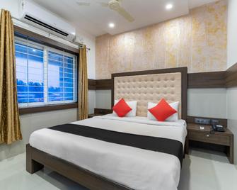 Hotel O Nirvikalpa - Mangalúru - Ložnice