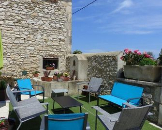 La fontaine de rocoule - Espeluche - Patio