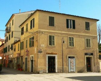 B&B Pierilu' - Grosseto - Building