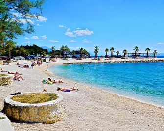 Spacious studio with balcony, close to the Znjan beach - Split - Playa