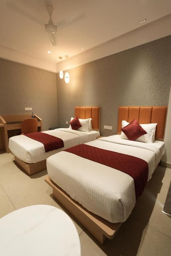 Hotel Cachet thumbnail 3