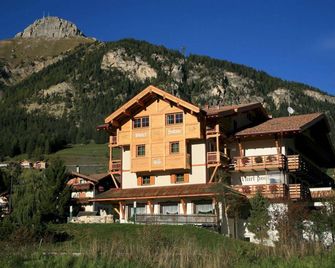 薩爾旺酒店 - 康比德羅-發撒 - 建築