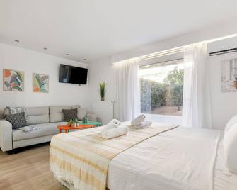 Halo - Luxury Studio in Athens - Glyfada - Ložnice