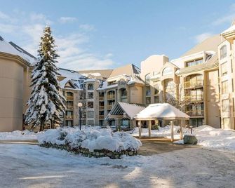 1BR next to slopes on Blackcomb w pool & hot tub - Whistler