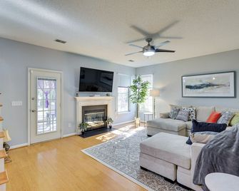 North Charleston Home Near Shopping and Dining! - Charleston