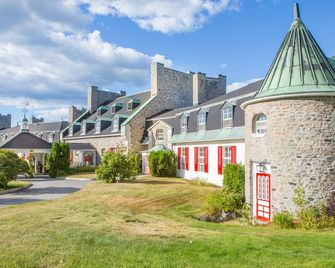 Hôtel Le Manoir - Baie-Comeau - Building