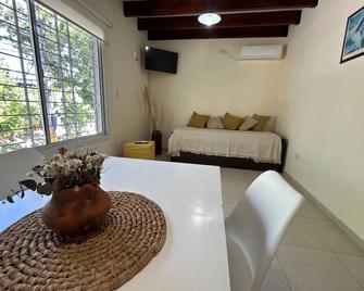 Andes Luján Departamento cómodo e iluminado - Agrelo - Dining room