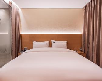 Gapyeong Jara Hotel - Gapyeong - Habitación