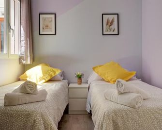 Very cute apartment at only 5 Min Prince Felipe Pavilion - Zaragoza - Habitación