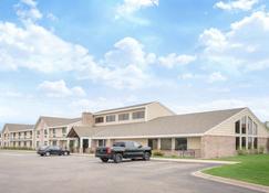 Baymont by Wyndham Lakeville - Lakeville - Gebäude