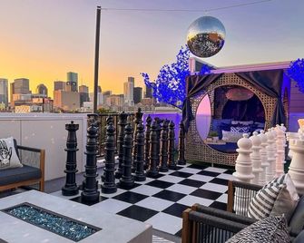 The Oasis Checkmate Htx Rooftop - Houston - Bedroom