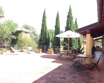 Agriturismo Il Mulino del Vescovo - Giano dell'Umbria - Патіо