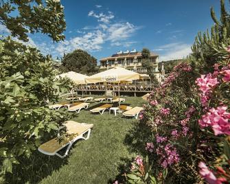 Limonata Hotel Assos - Behram - Terasa