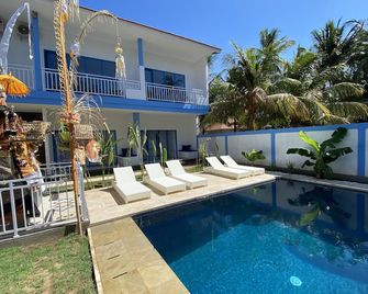 Kura Kura Divers Lodge - Abang - בריכה