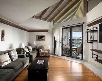 Blue Moonshine on the Atlantic - Key West - Salon