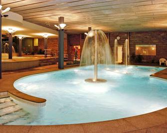 安道爾諾富特酒店 - 安道爾城 - 安道爾 - 游泳池
