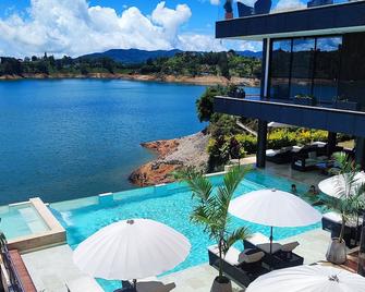 Vivanti Resort - Guatapé - Piscina