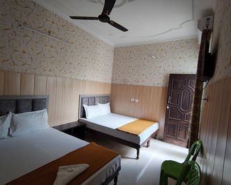 Varuna Palace Varanasi - ורנאסי - חדר שינה