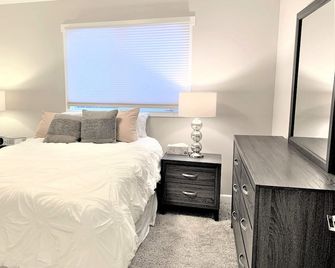 Gorgeous Apartment - Awesome Location - Anchorage - Bedroom