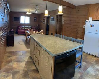 Vacation Home on Lake Kampeska - Watertown - Eetruimte