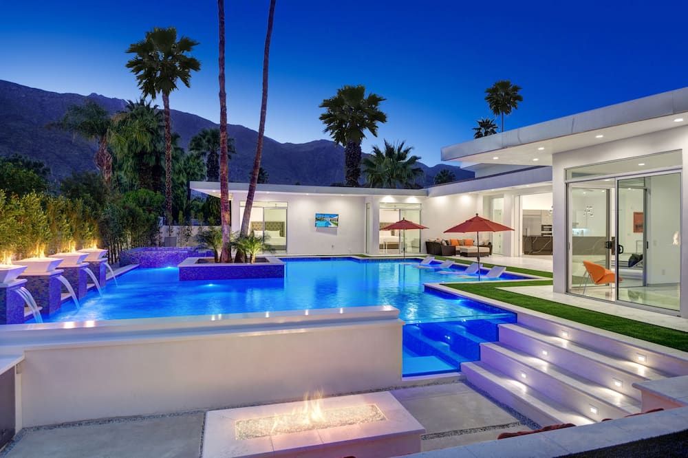 Brand New Palm Springs Luxury Dream Resort Pool, 5BE 5.5 BA, walk to downtown PS - Palm Springs - Piscina