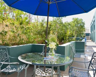 Gateway Hotel Santa Monica - סנטה מוניקה - מרפסת