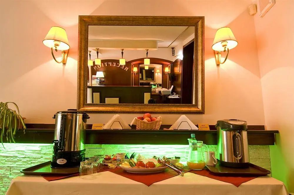 هوتل بينسيون ناتورال - براسوف - بوفيه