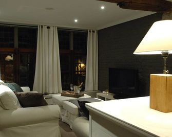 بد آند بريكفاست دو ووتر زوي - غينت - غرفة معيشة