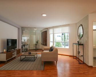 Nomad Apartments in Bohem Barranco by Wynwood-House - Lima - Wohnzimmer