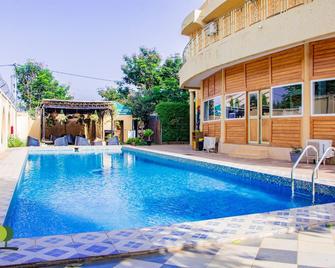 فيلا دو لونتيجراسيون - أواغادوغو - حوض السباحة