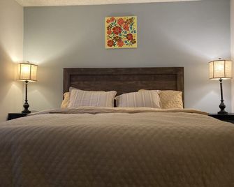 2b1b independence enter - Hacienda Heights - Bedroom