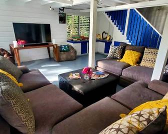 Bak A Yaad Eye Catching Cottage - Negril - Pokój dzienny