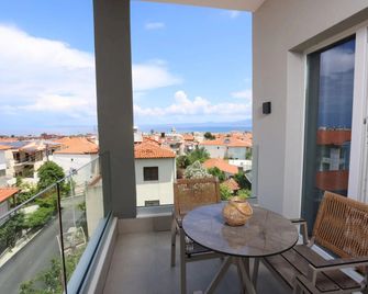 Notos Premium Holiday Apartments - Pefkochori - Balcony