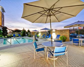 TownePlace Suites by Marriott Dallas Lewisville - Lewisville - Piscina