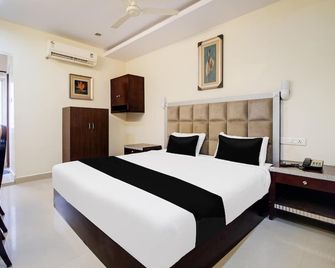 OYO Townhouse Gajuwaka Near Cmr Mall - Visakhapatnam