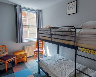 R S Hostels - Leeds - Leeds - Bedroom