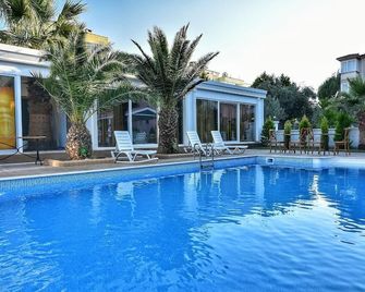 Uzunhan Hotel - Ayvalik - Pool